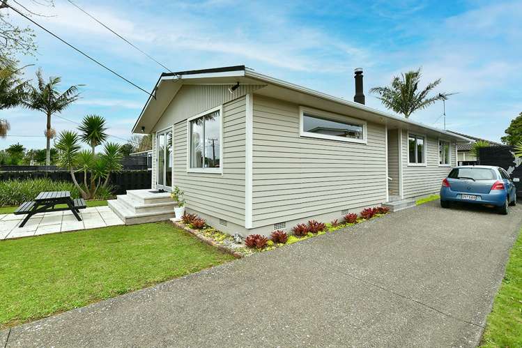 27 Doment Crescent Orewa_17