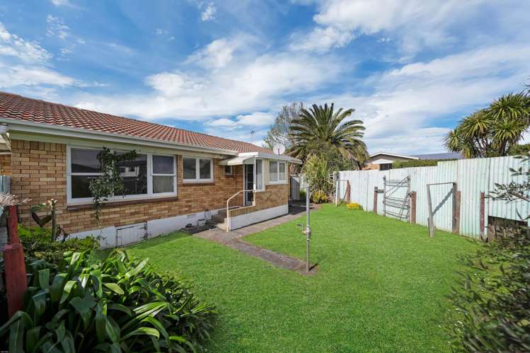 1/11 Carolyn Street Manukau_12