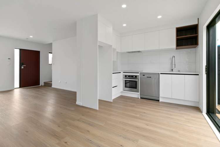 10, 11, 8/108 Mahia Road_4