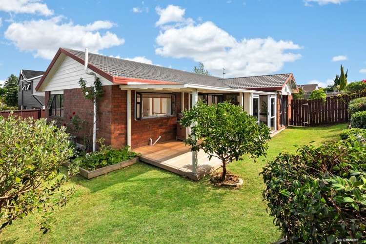 2/132 Botany Road Botany Downs_14