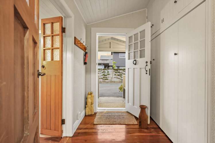 741 River Road Chartwell_6