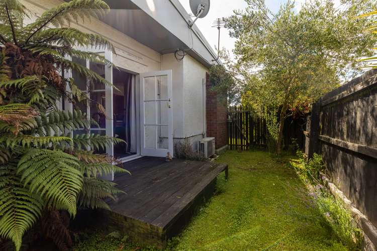 92 Wildberry Street Woolston_14