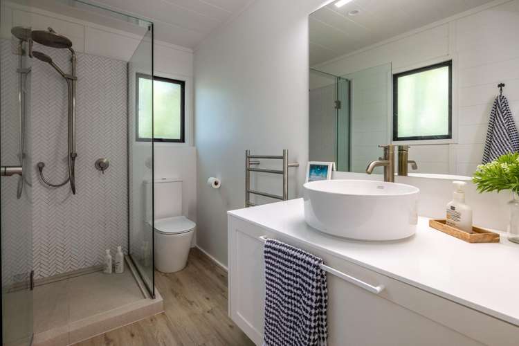 394 Sea View Road Onetangi_13