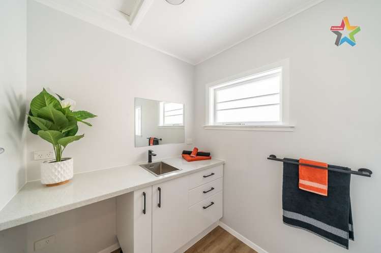 28 Main Road Wainuiomata_15