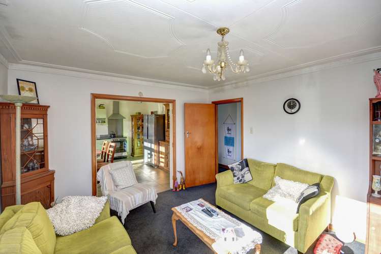 9 Castlewood Road Company Bay_6