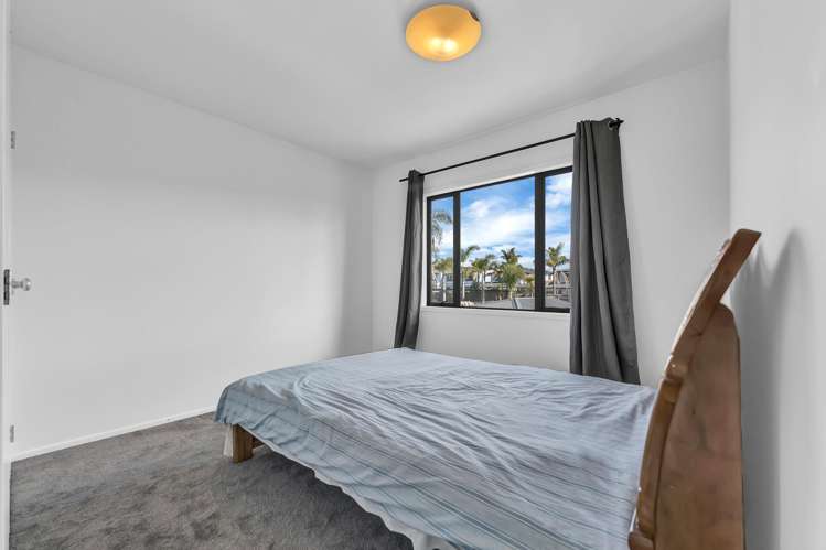 4/2 Armoy Drive East Tamaki_13