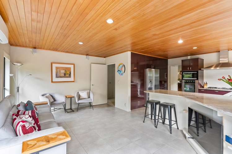 8 Kallaroo Place Botany Downs_6