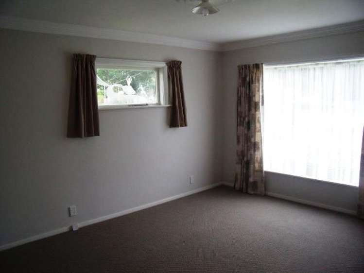 37 Poole Crescent Wainuiomata_6