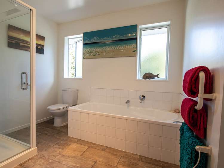 4 Terrace View Hokitika_16