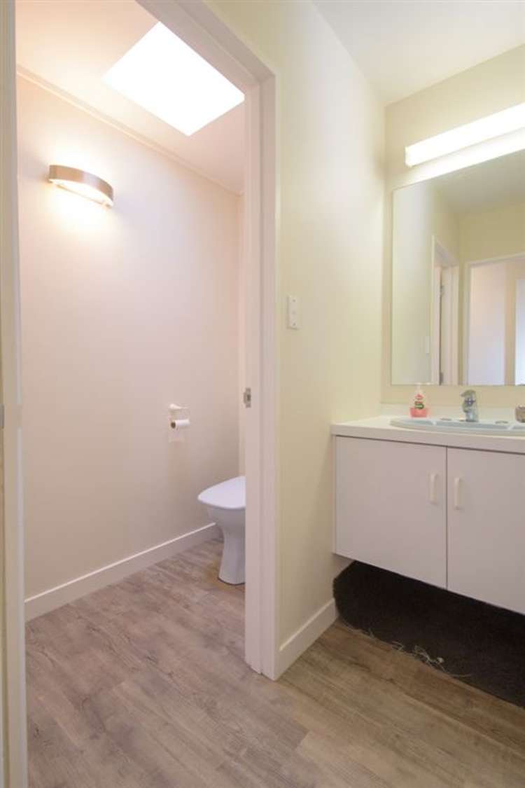 8 Mackinnon Terrace Fernhill/Sunshine Bay_16