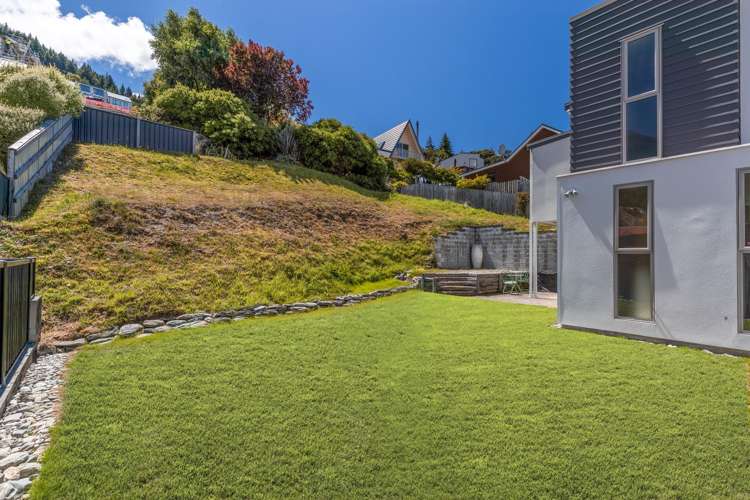 72 Wynyard Crescent Fernhill/Sunshine Bay_18