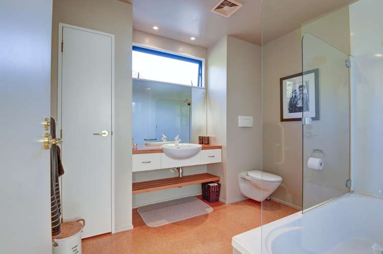 19 Western Line Westmere_19