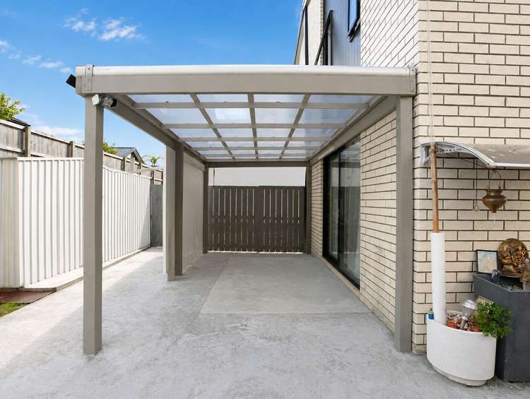 1/61 Cabourne Drive Glenview_13