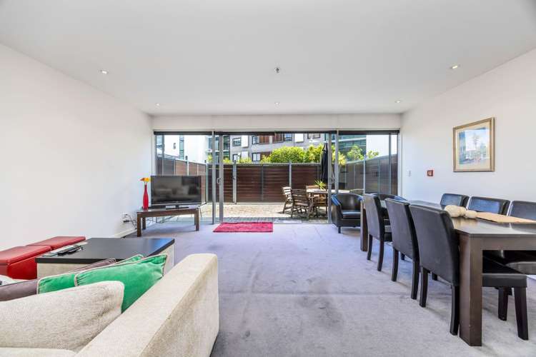 221/125 Customs Street West Auckland_3