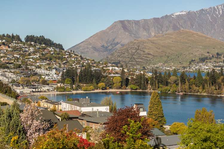 22 Lomond Crescent Queenstown_10