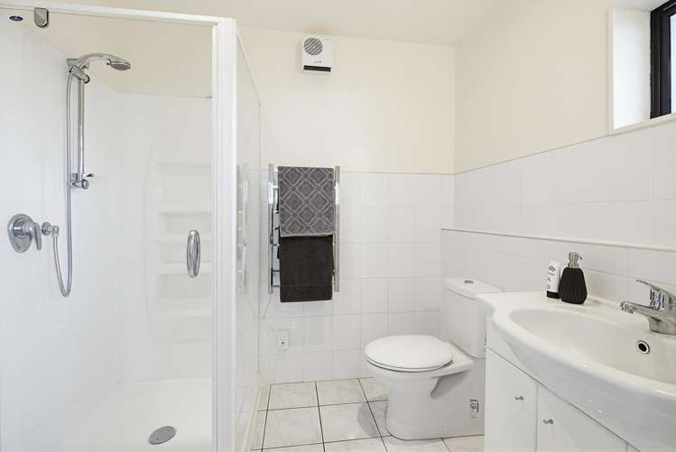 17 Landsdowne Terrace Karori_11