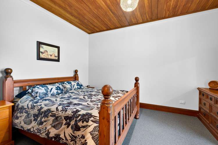 921 Willowpark Road North_4