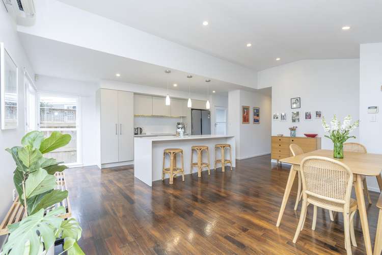 12b Brennan Avenue Te Atatu Peninsula_13