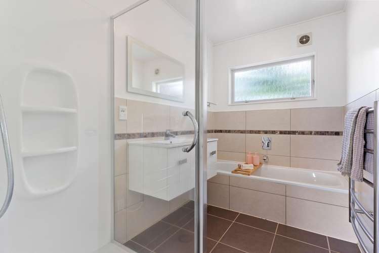 31 McDowell Crescent Hillcrest_12