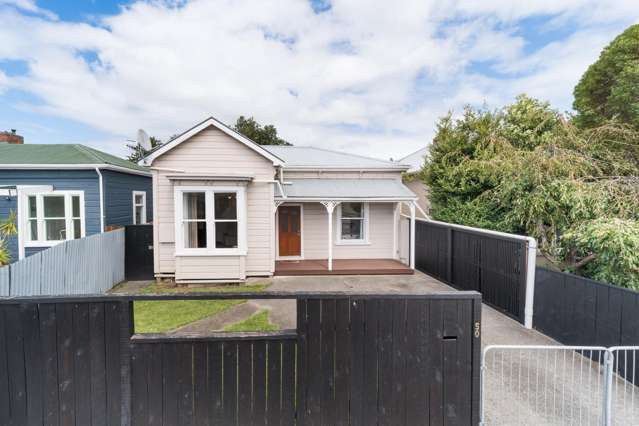 Your First Home in Central Palmy!