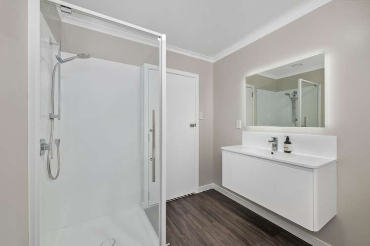 38C Dillons Point Road Islington_19