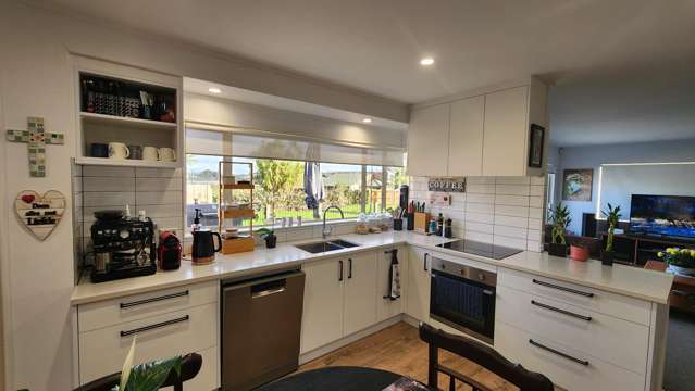 8 Settlers Grove Orewa_3
