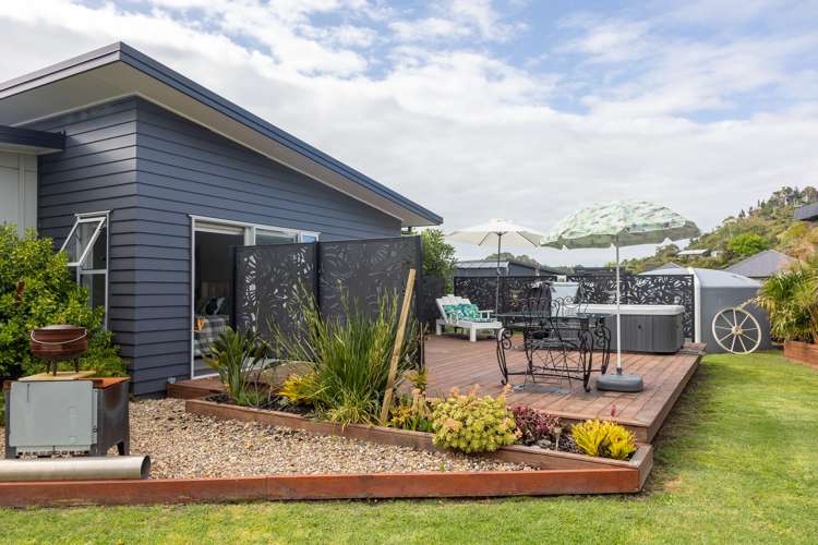 41 Longreach Drive Cooks Beach_1