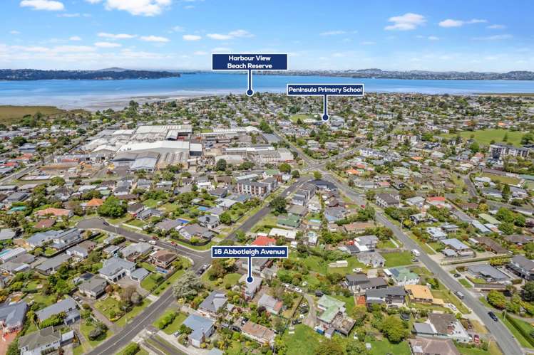 16 Abbotleigh Avenue Te Atatu Peninsula_12