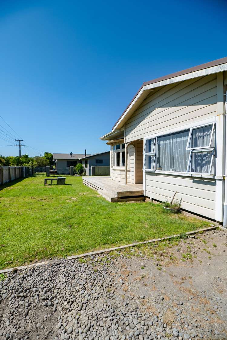 1277 Egmont Road Egmont Village_19