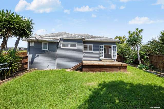 137 Te Atatu Road Te Atatu South_3