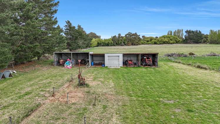 24 Newcombes Road Amberley_26