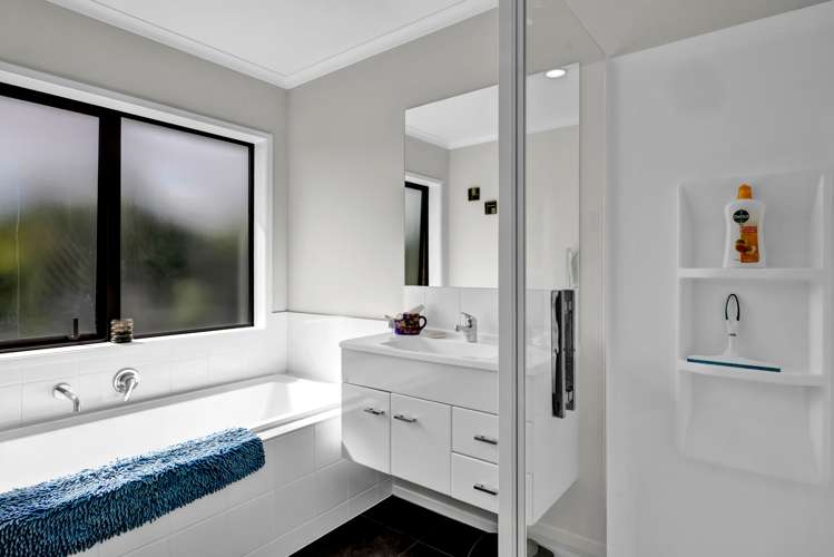 120 Pohutukawa Place Waiwhakaiho_2