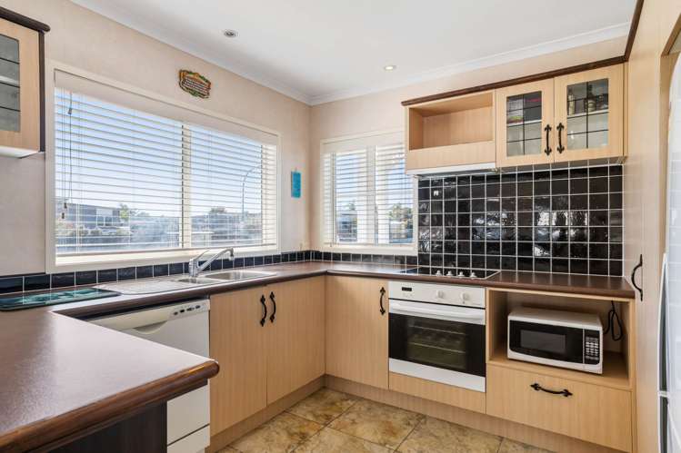 2 Sarah Place Papamoa Beach_9