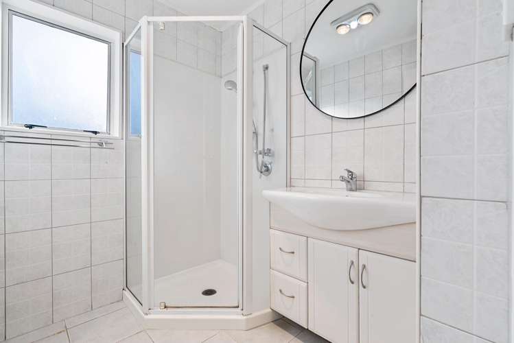 2/6 Thorn Place Papatoetoe_5