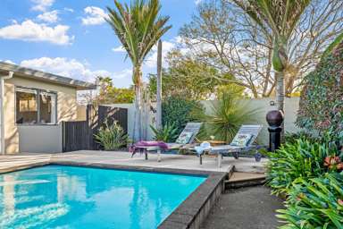 5 Riverside Drive_1
