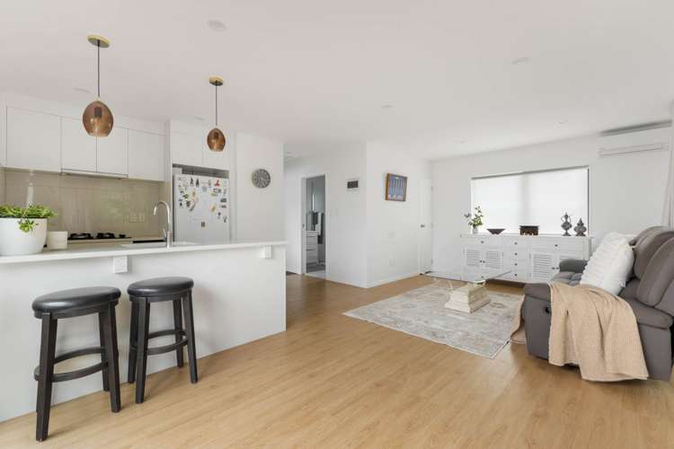 37 Boyd Avenue Mangere Bridge_14