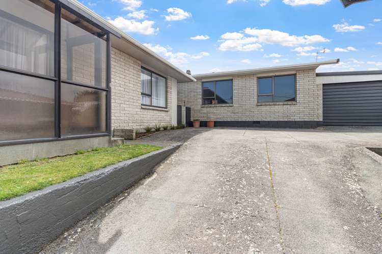 23A & 23B Stoke Street Westown_25