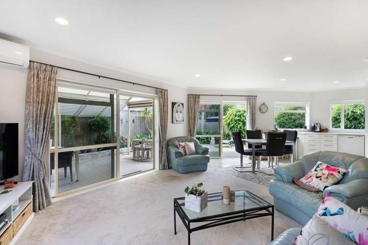 10 Chesterfield Way Orewa_6