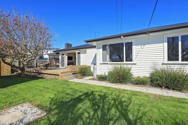 Village Life - Four Bedrooms and Double Glazed