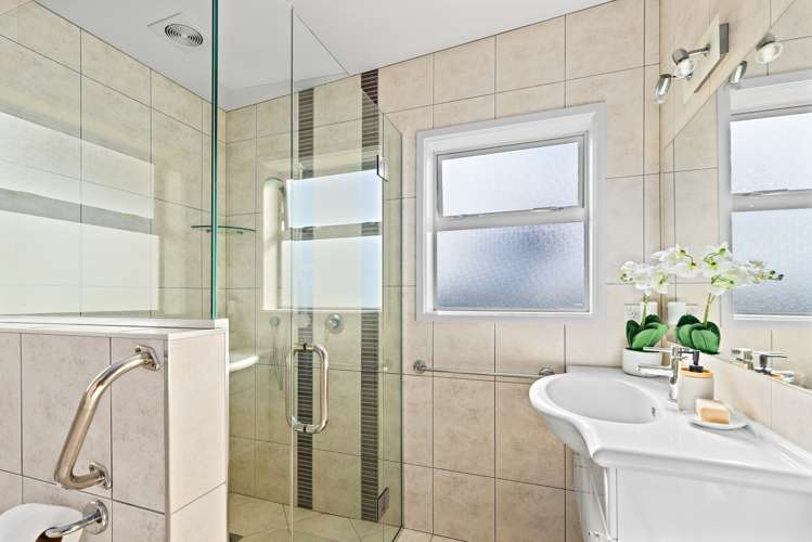 10 Rangimaarie Crescent Snells Beach_13