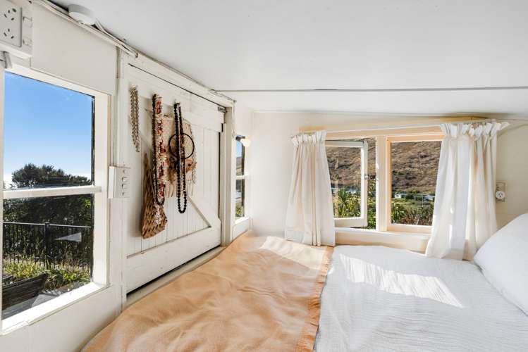 217 Taylors Mistake Road Te Onepoto / Taylors Mistake_14