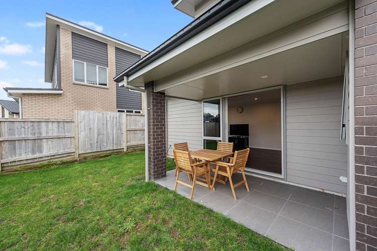 14 McCorquindale Drive 2743_17