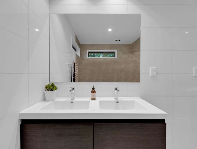 48 Wiltshire Drive Huntington_17