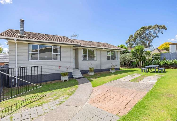 52 Hobart Crescent Wattle Downs_1