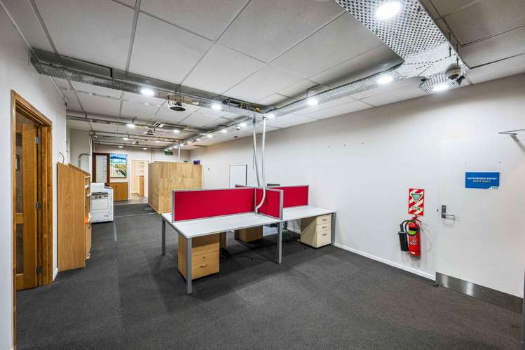 1883 Great North Road Avondale_11