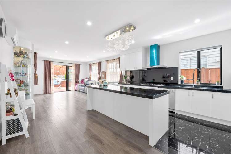 15 Eastfield Avenue Flat Bush_12