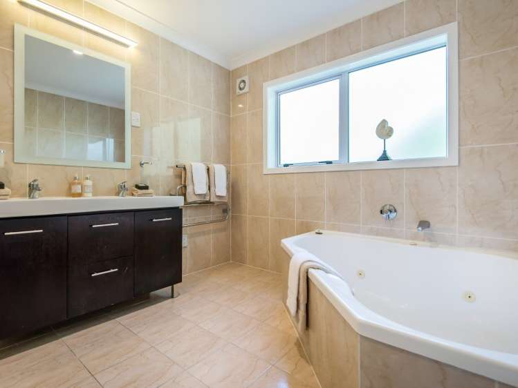 2/112 Awaruku Road Torbay_11