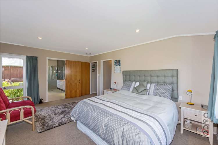 584 Ridge Road Riverhead_14