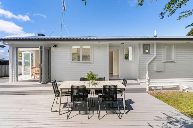 39 Fairclough Road Beach Haven_8