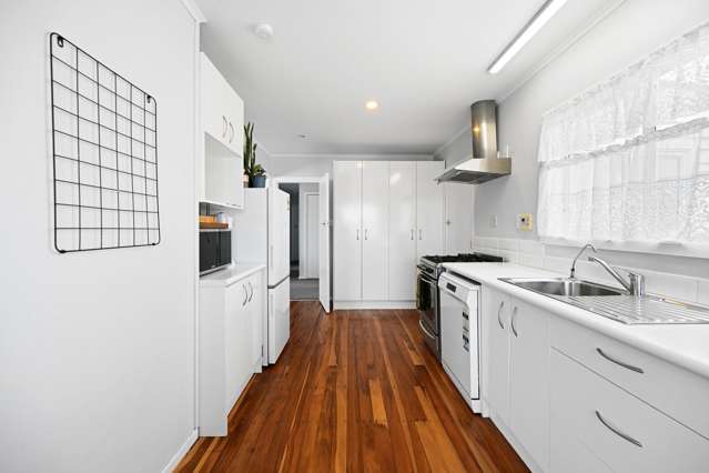 87 Montgomery Crescent Bader_2